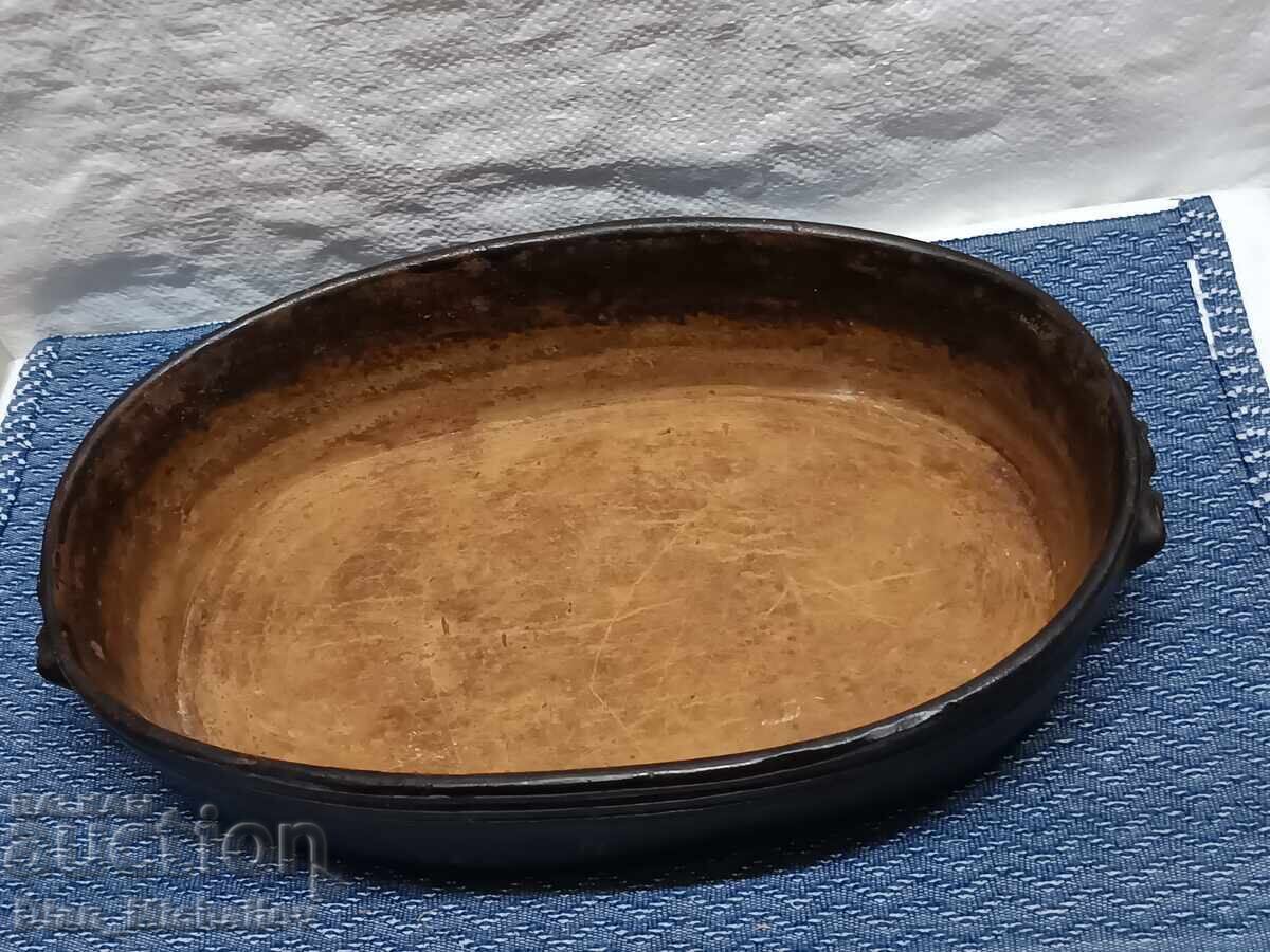 Caserolă veche din ceramică Caserolă veche din ceramică