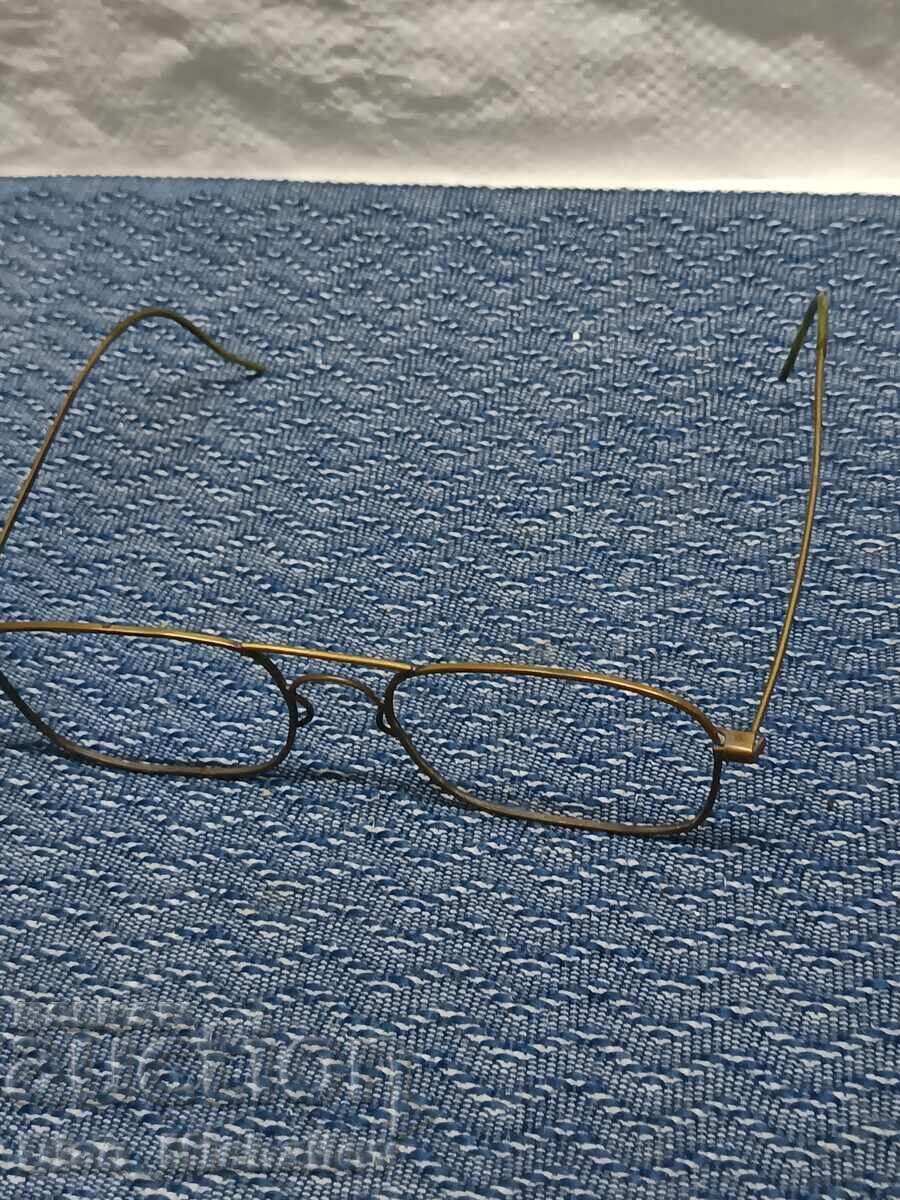 Ramă de ochelari vintage cu preț € 3.00 | 5.87 BGN Ramă de ochelari vintage cu preț € 3.00 | 5.87 BGN