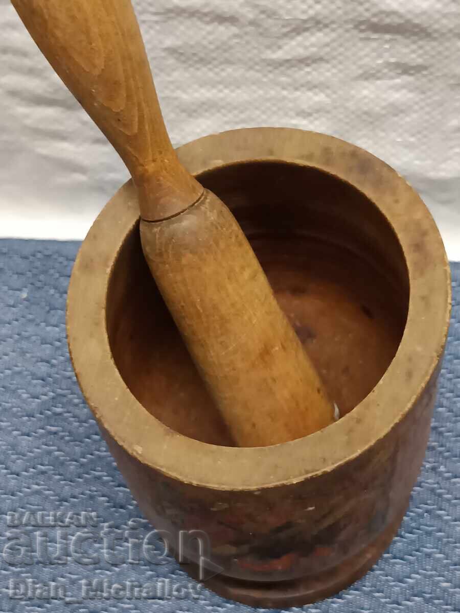 Licitație Vechi mojar din lemn
