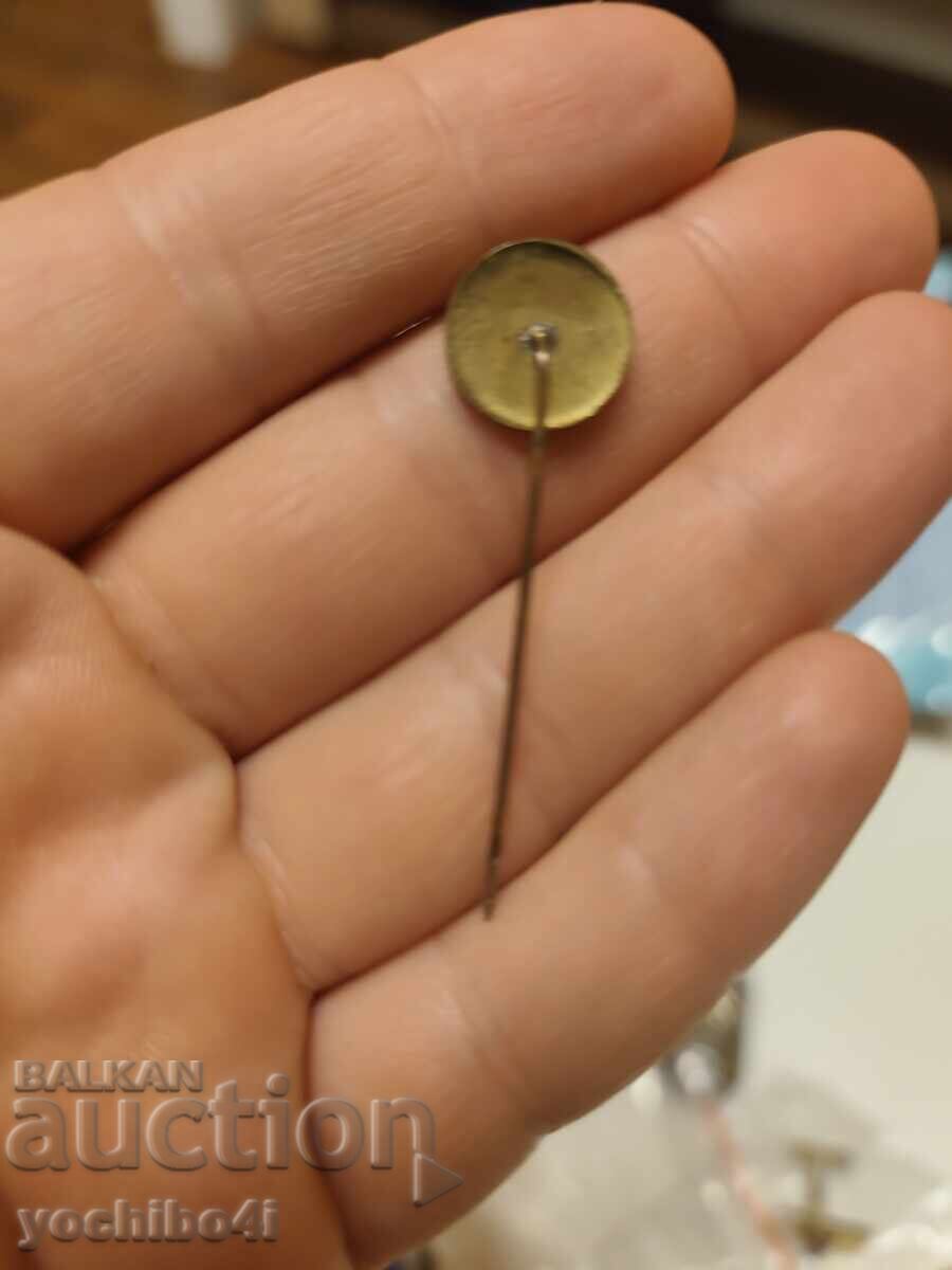 Veche insignă placată cu aur cu preț € 10.00 | 19.56 BGN