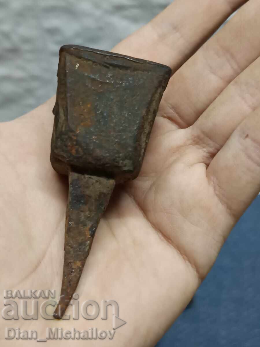 Παράδοση Παλιές αμόνια για ακόνισμα δρεπανιών