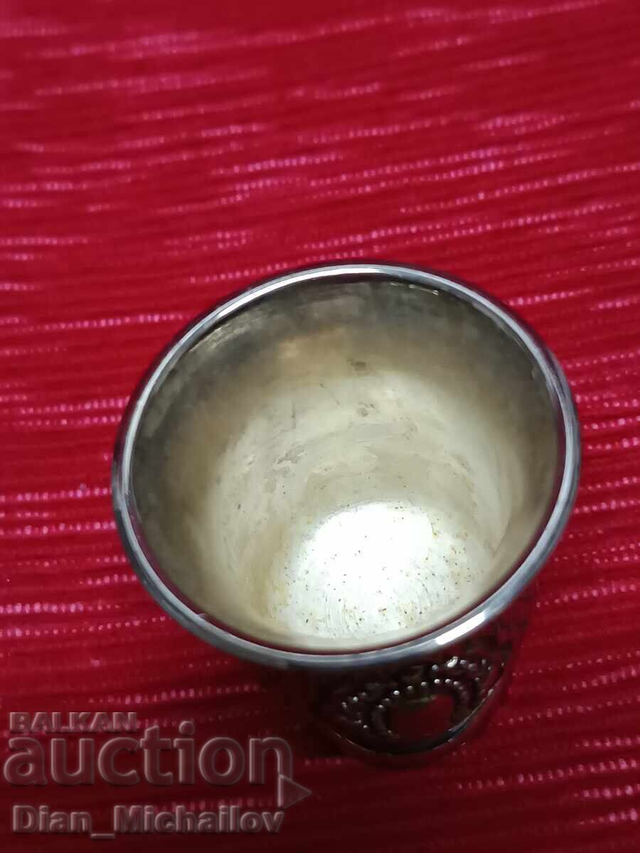 Mică ceașcă argintată cu preț € 5.00 | 9.78 BGN