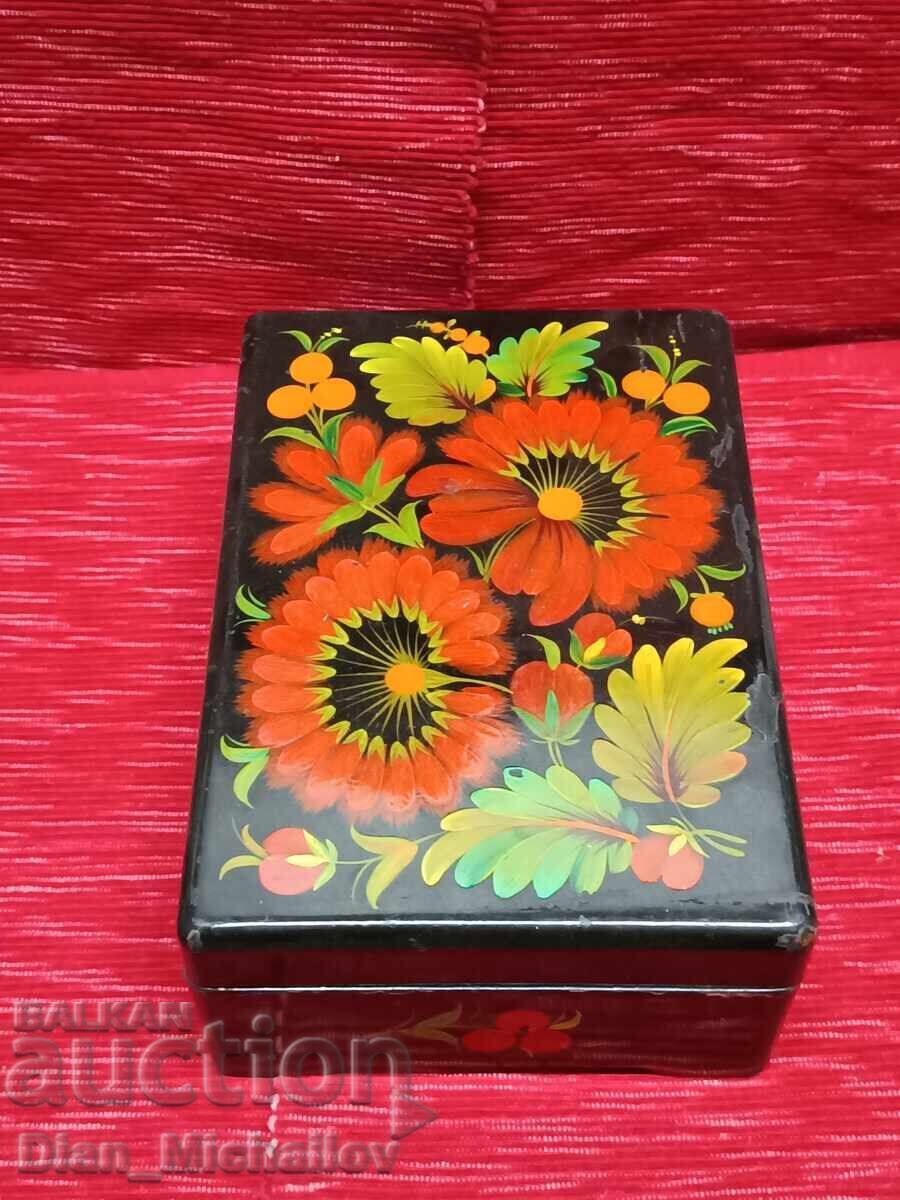 Veche cutie rusească tradițională din bachelită cu preț € 22.00 | 43.03 BGN