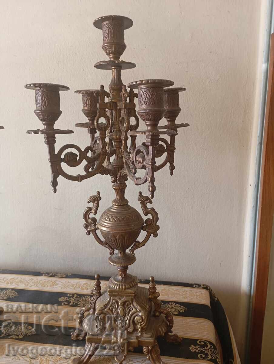 Set sfeșnice baroce cu preț € 205.00 | 400.95 BGN Set sfeșnice baroce cu preț € 205.00 | 400.95 BGN