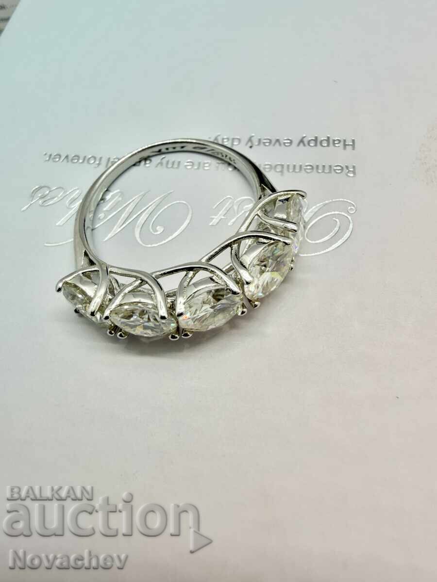 Delivery of Silver ring with moissanite (diamond) 5 carats