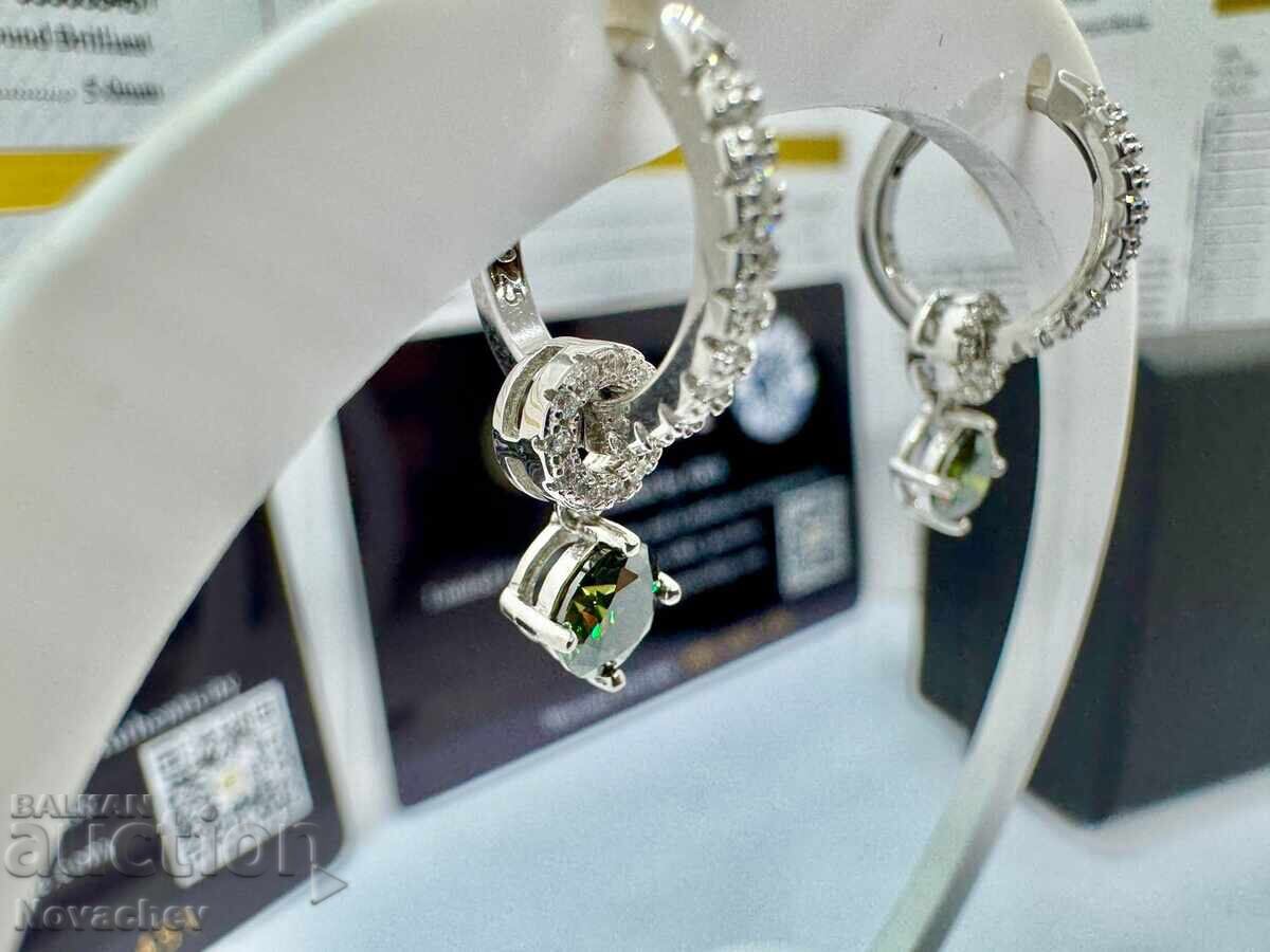 Licitație Cercei din argint cu moissanite (diamant) 0.5 carate Licitație Cercei din argint cu moissanite (diamant) 0.5 carate