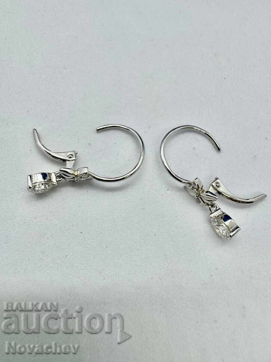 Livrarea Cercei din argint cu moissanite (diamant) 0.5 carate Livrarea Cercei din argint cu moissanite (diamant) 0.5 carate