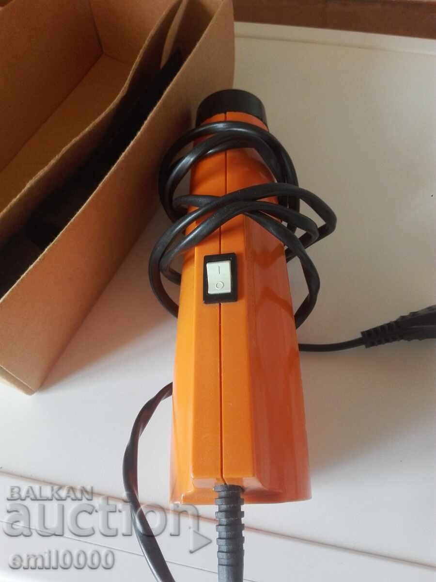 Πολωνικό πιστολάκι μαλλιών από τη δεκαετία του '80 με τιμή € 7.99 | 15.63 BGN Πολωνικό πιστολάκι μαλλιών από τη δεκαετία του '80 με τιμή € 7.99 | 15.63 BGN