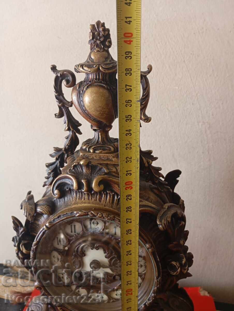 Ceas de șemineu rococo cu preț € 345.00 | 674.76 BGN