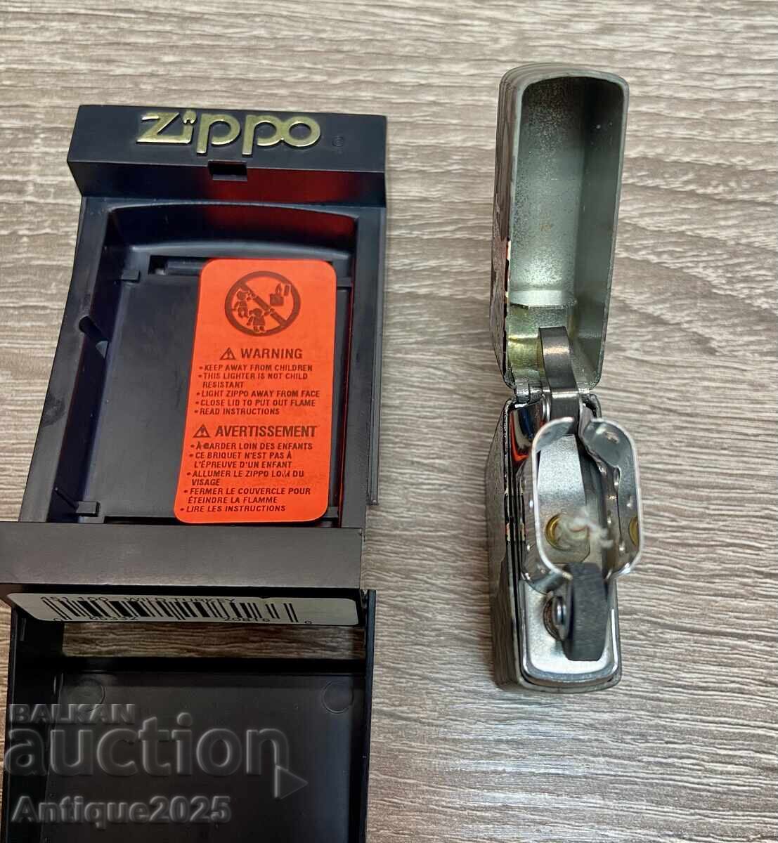 Livrarea Brichetă originală Zippo Turkey Camouflage Design (curcan) Livrarea Brichetă originală Zippo Turkey Camouflage Design (curcan)
