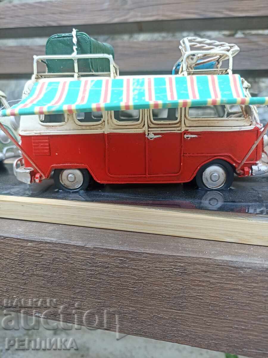 Auction  A collectible toy