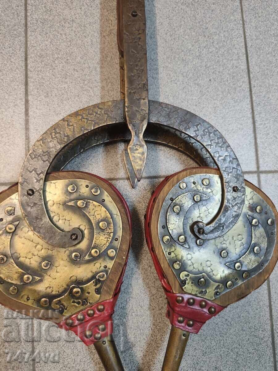 Licitație FOALE DUBLE RARE PENTRU ȘEMINEU DIN ALAMĂ, LEMN ȘI PIELE