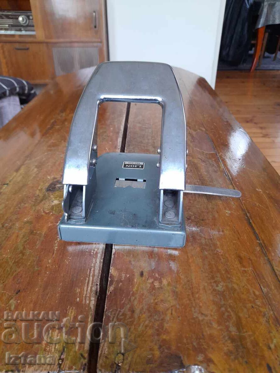 Licitație Perforator vechi pentru hârtie Lion