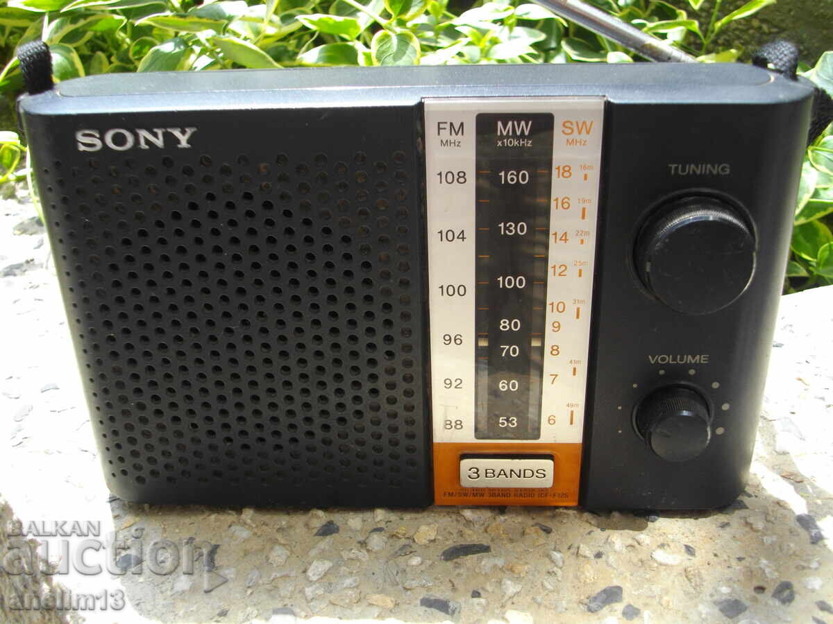 COLLECTIBLE SONY 3-BAND TRANSISTOR RADIO