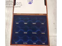 Box for 12 coins