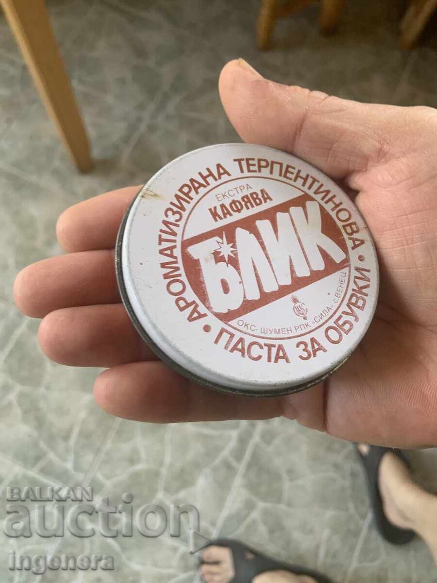 Licitație CUTIE CREMĂ DE PANTOFI NOUĂ PLINĂ NEDESFĂCUTĂ METAL VECHE Licitație CUTIE CREMĂ DE PANTOFI NOUĂ PLINĂ NEDESFĂCUTĂ METAL VECHE