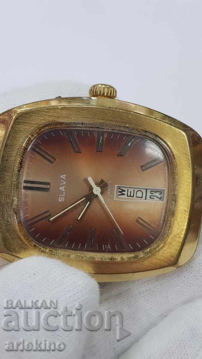 Ceas rusesc de mână pentru bărbați, URSS, "SLAVA", cu zi și dată cu preț € 55.00 | 107.57 BGN