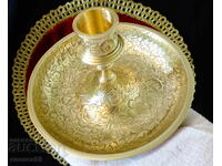 Бронзов свещник шедьовър.
