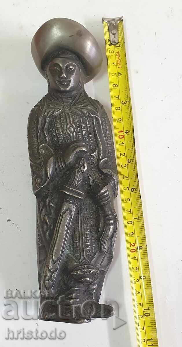 Old bronze statue of a Chinese monk - 7