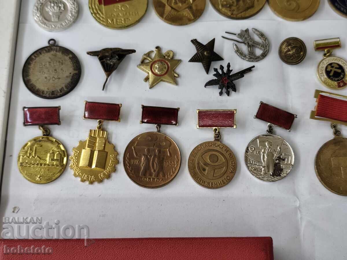 BZC Lot of Medals and Badges - 5