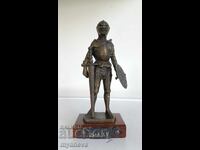 Statuetă din bronz din 1950 a unui cavaler medieval