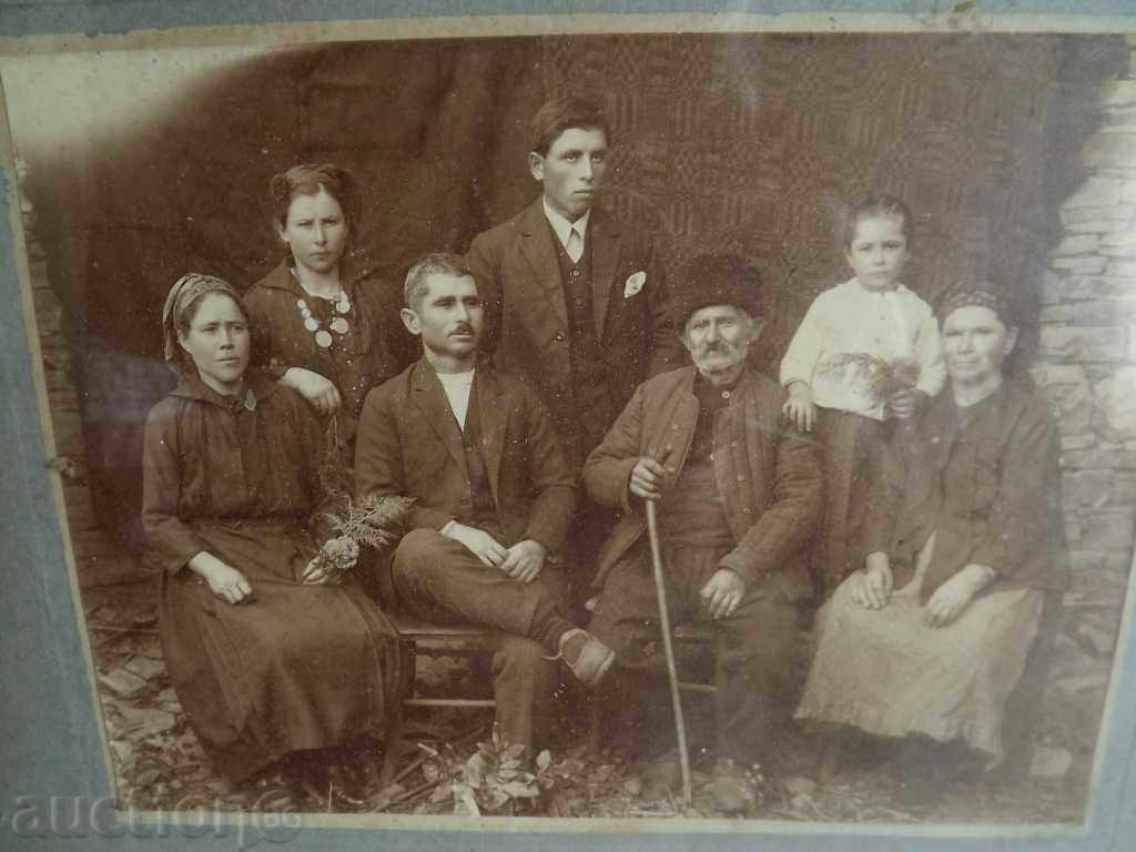 PORTRET DE FAMILIE BULGĂRESC PATRIARHAL - FOTOGRAFIE AUTENTICĂ - 5 PORTRET DE FAMILIE BULGĂRESC PATRIARHAL - FOTOGRAFIE AUTENTICĂ - 5