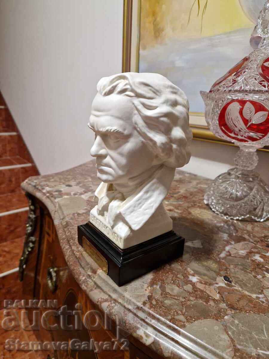 Licitație Unic bust antic din porțelan german Beethoven - Goebel Licitație Unic bust antic din porțelan german Beethoven - Goebel