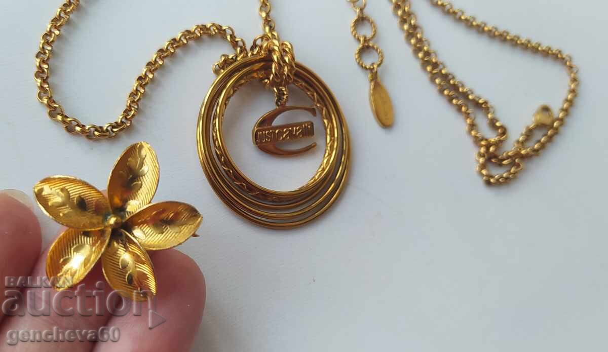 Colier JUST CAVALLI și broșă cu preț € 50.00 | 97.79 BGN Colier JUST CAVALLI și broșă cu preț € 50.00 | 97.79 BGN