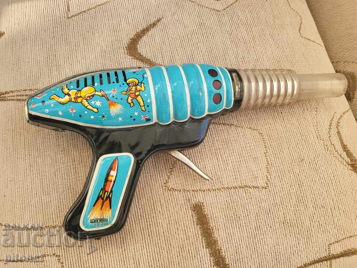 Jucărie de tablă Soca