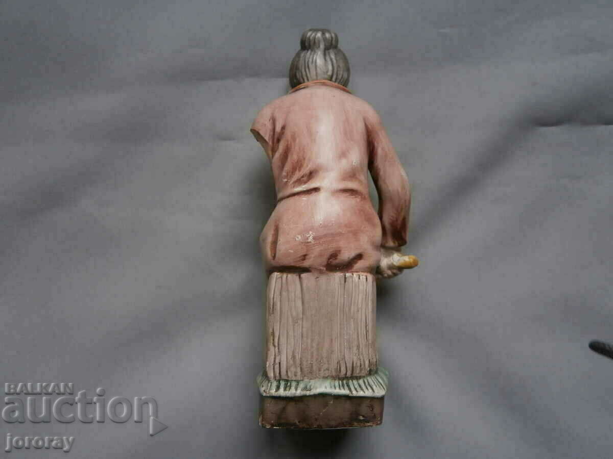Livrarea Figura din ceramică