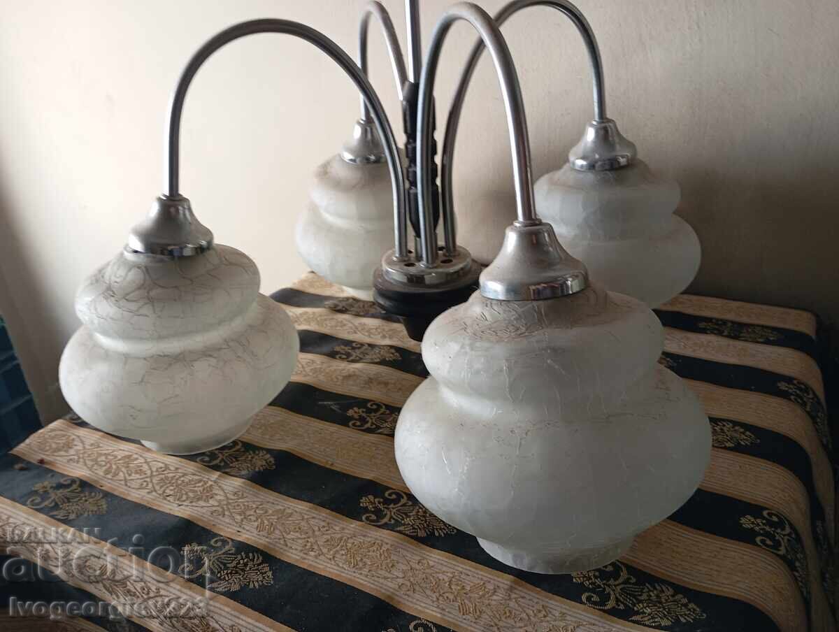 Candelabru vintage cu preț € 24.00 | 46.94 BGN Candelabru vintage cu preț € 24.00 | 46.94 BGN