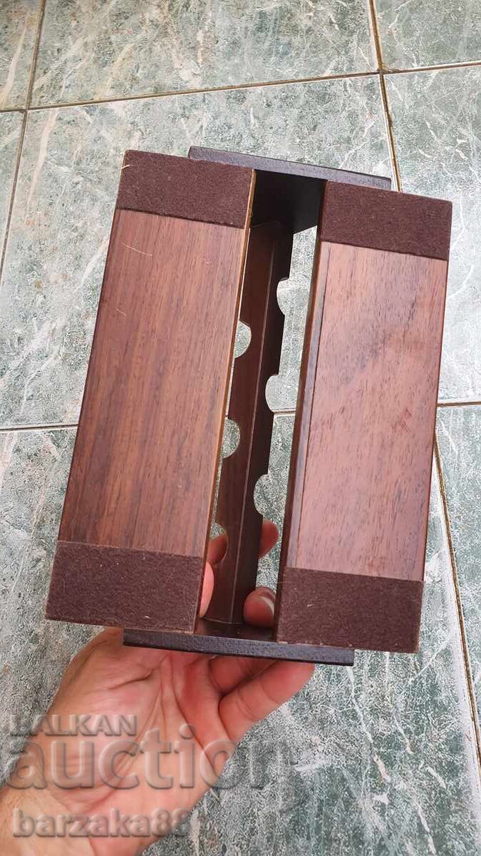 Auction  Wooden stand for 6 pipes