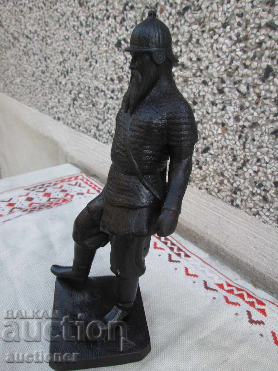 FIGURINĂ DIN FONTĂ ERMAK TIMOFEEVICI-URSS 1950 cu preț € 200.00 | 391.17 BGN FIGURINĂ DIN FONTĂ ERMAK TIMOFEEVICI-URSS 1950 cu preț € 200.00 | 391.17 BGN