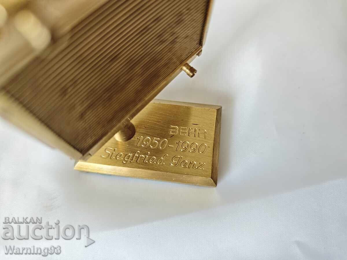 Livrarea Veche figurină/statuetă din alamă pentru radiator - BEHR