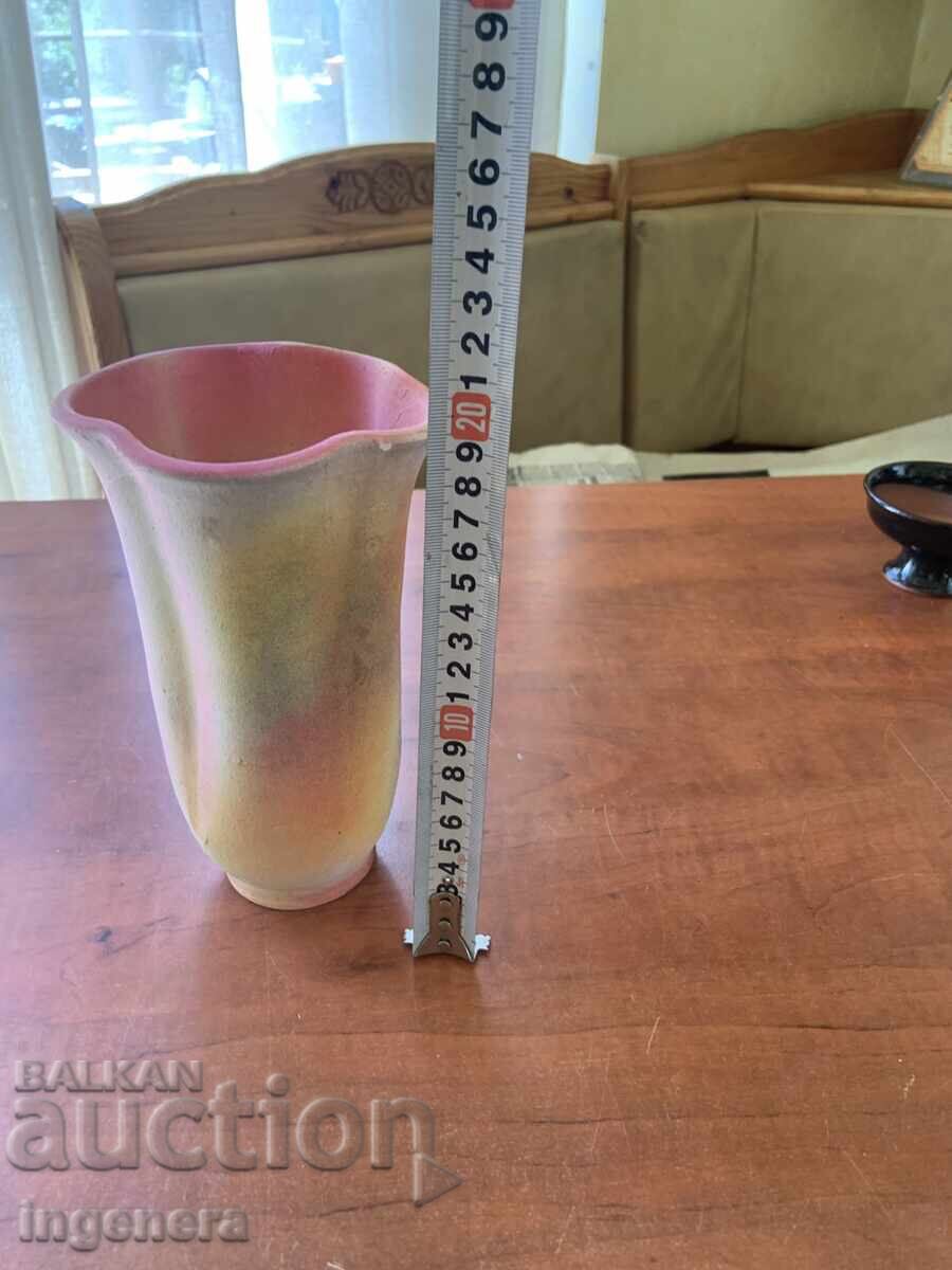 VAZĂ DIN CERAMICĂ LICHIDARE STOC cu preț € 5.90 | 11.54 BGN