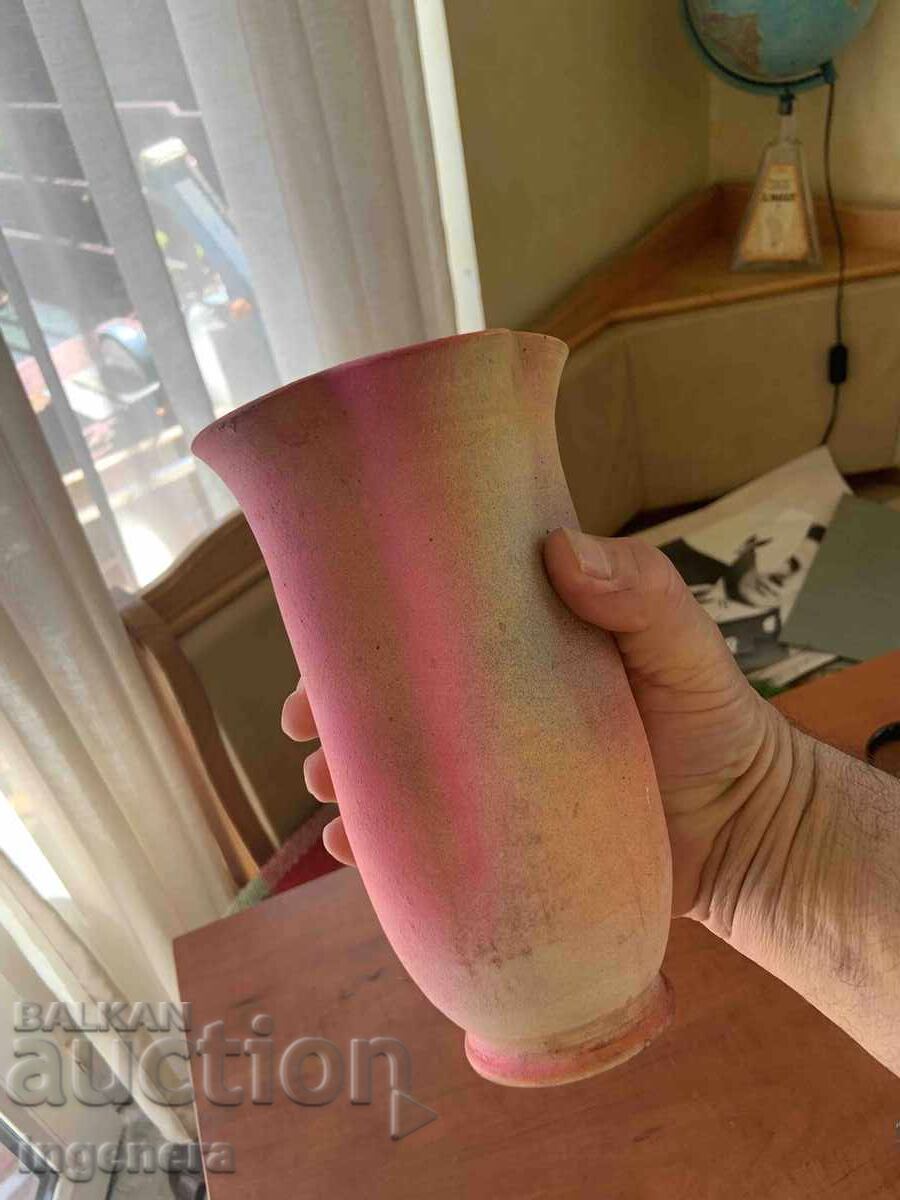 VAZĂ DIN CERAMICĂ LICHIDARE STOC cu preț € 5.90 | 11.54 BGN