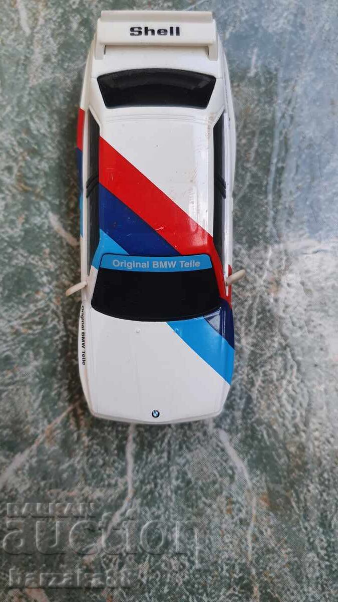 Model metalic de colecție BMW 1:43 cu preț € 10.00 | 19.56 BGN