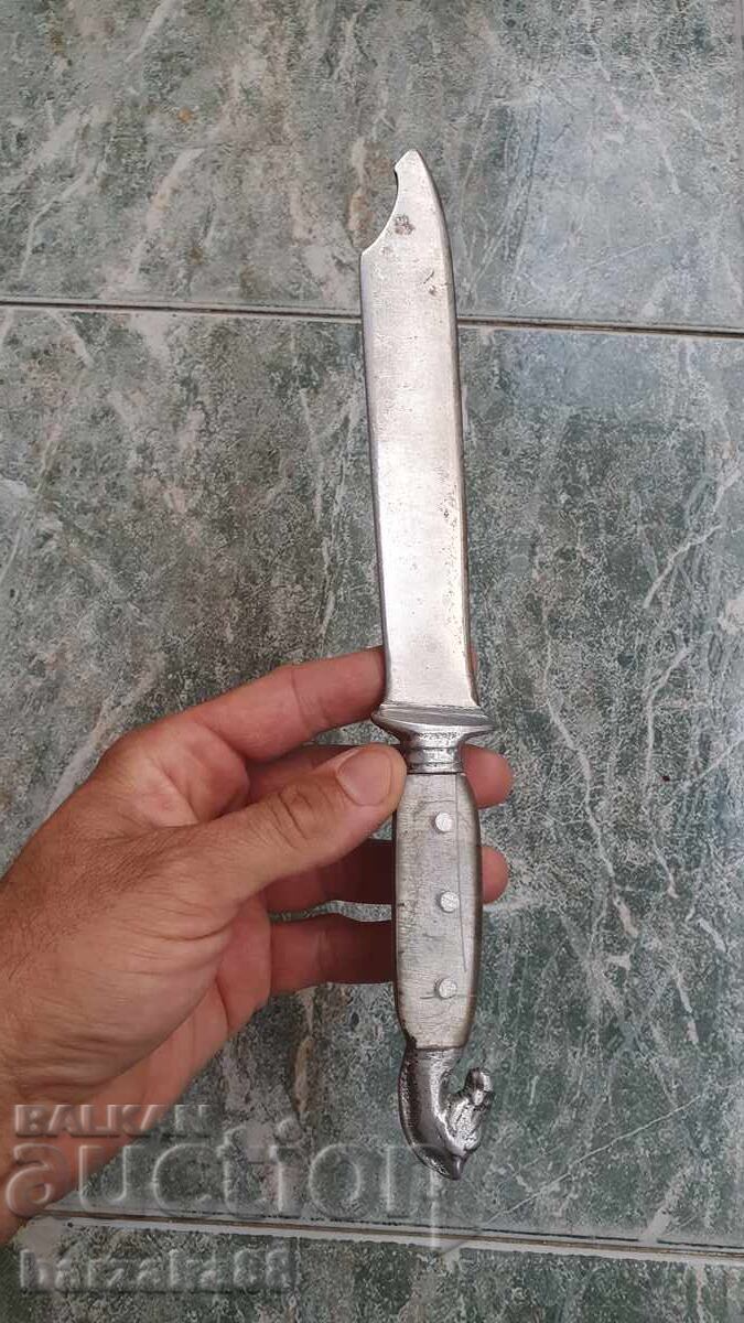 Cuțit vechi cu cap de cal Cuțit vechi cu cap de cal
