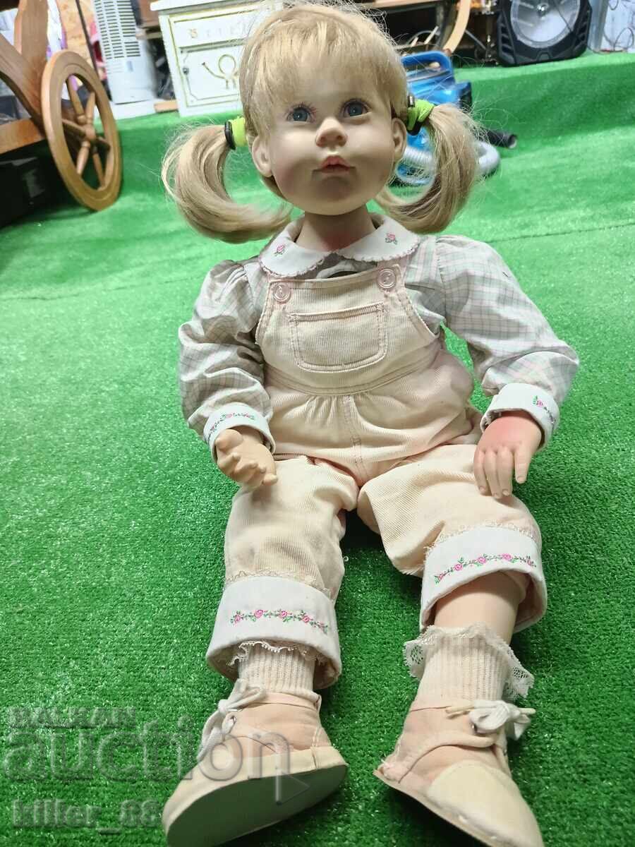 COLECȚIE DE PĂPUȘI „CHLOE” DE JULIE FISCHER COLECȚIE DE PĂPUȘI „CHLOE” DE JULIE FISCHER