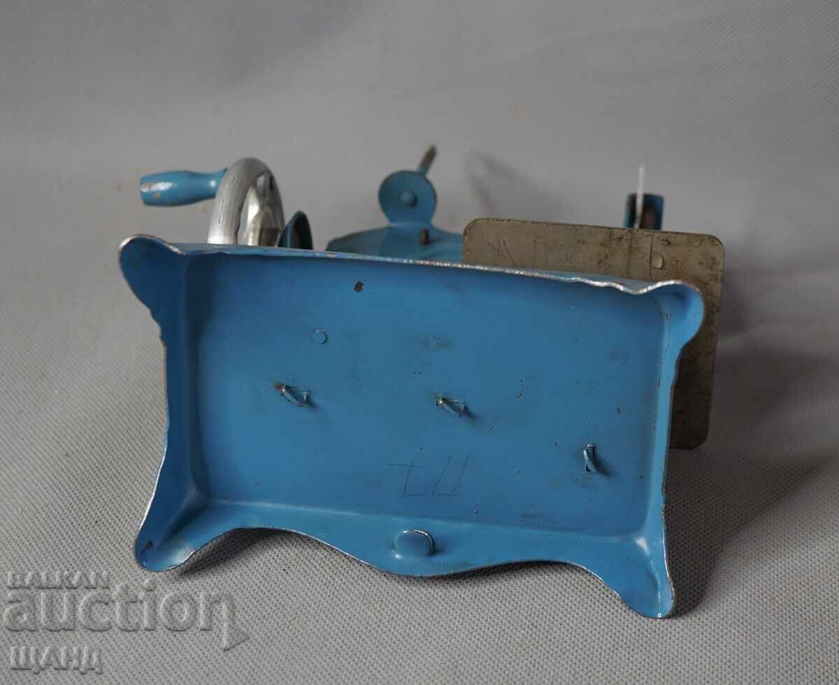 Jucărie veche din metal Mașină de cusut pentru copii - 5