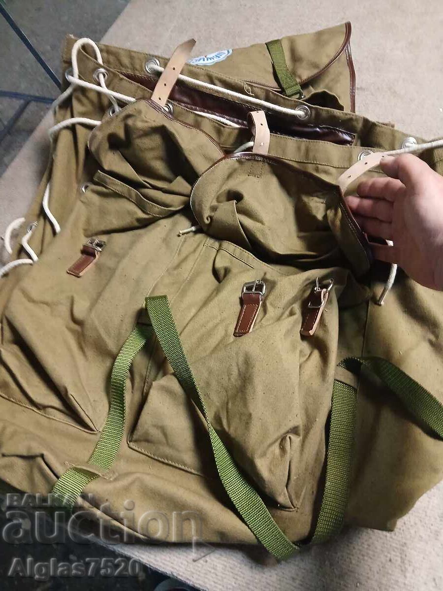 Livrarea Rucsac din pânză, nou-nouț, de dimensiuni mari Livrarea Rucsac din pânză, nou-nouț, de dimensiuni mari