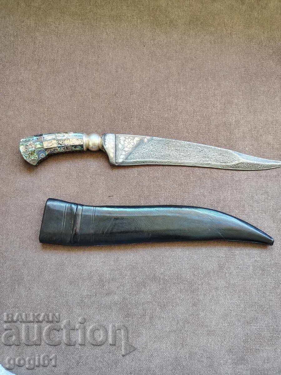 Mughal kard with a mother-of-pearl handle