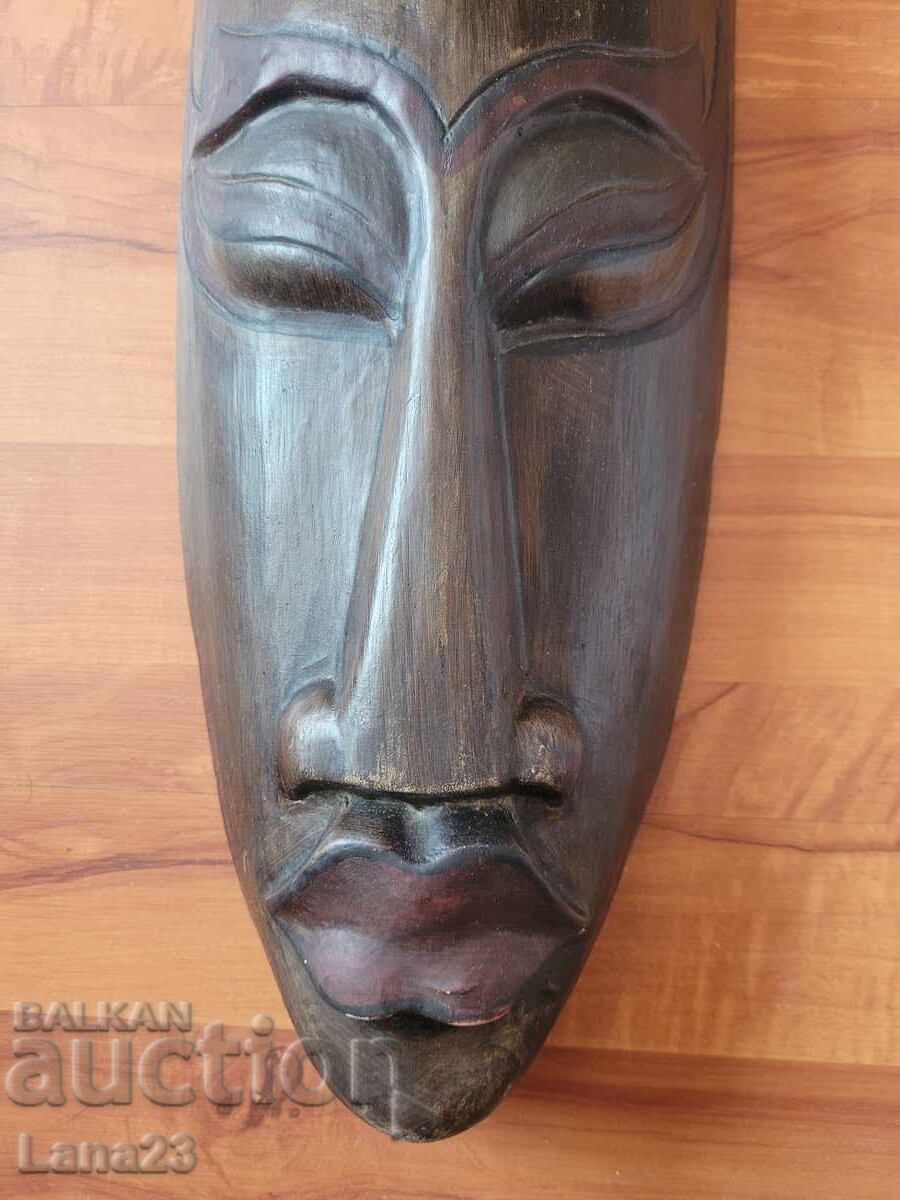 Livrarea Masca de lemn africană