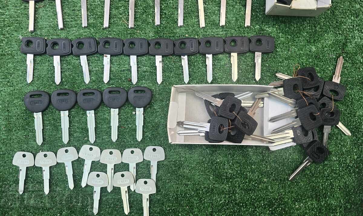 Licitație Carcase chei auto 100 bucăți Licitație Carcase chei auto 100 bucăți
