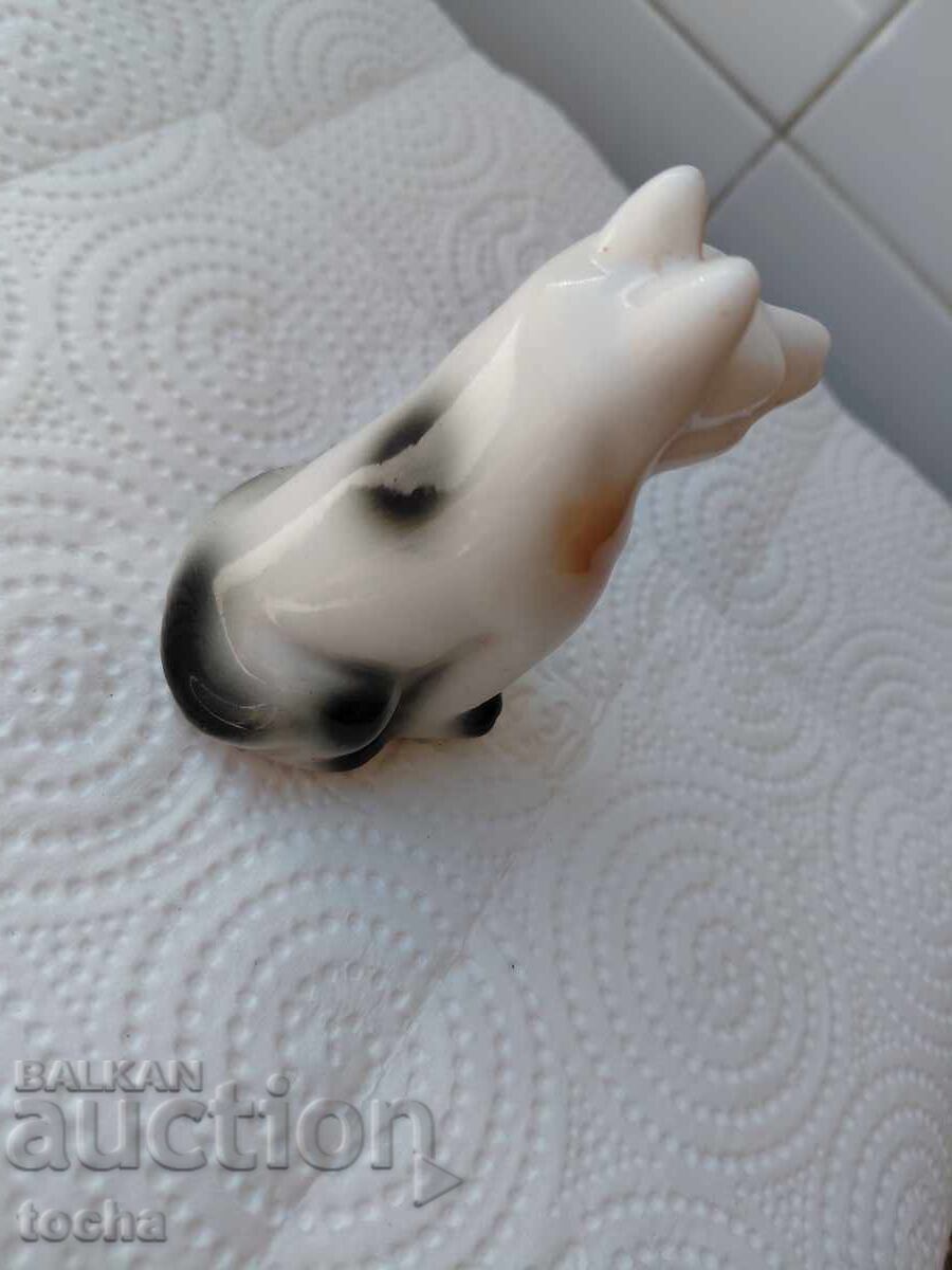 Licitație Figurină din porțelan "Câine", solniță