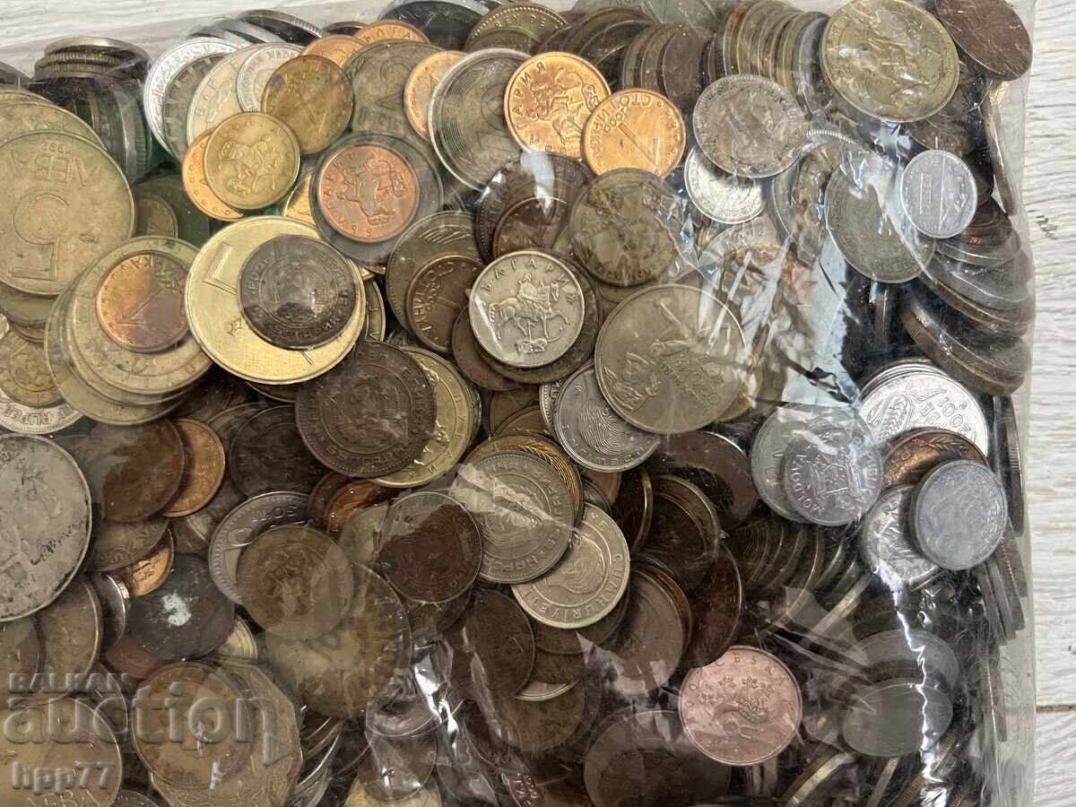 7,5 kilograme monede din toată lumea - 5