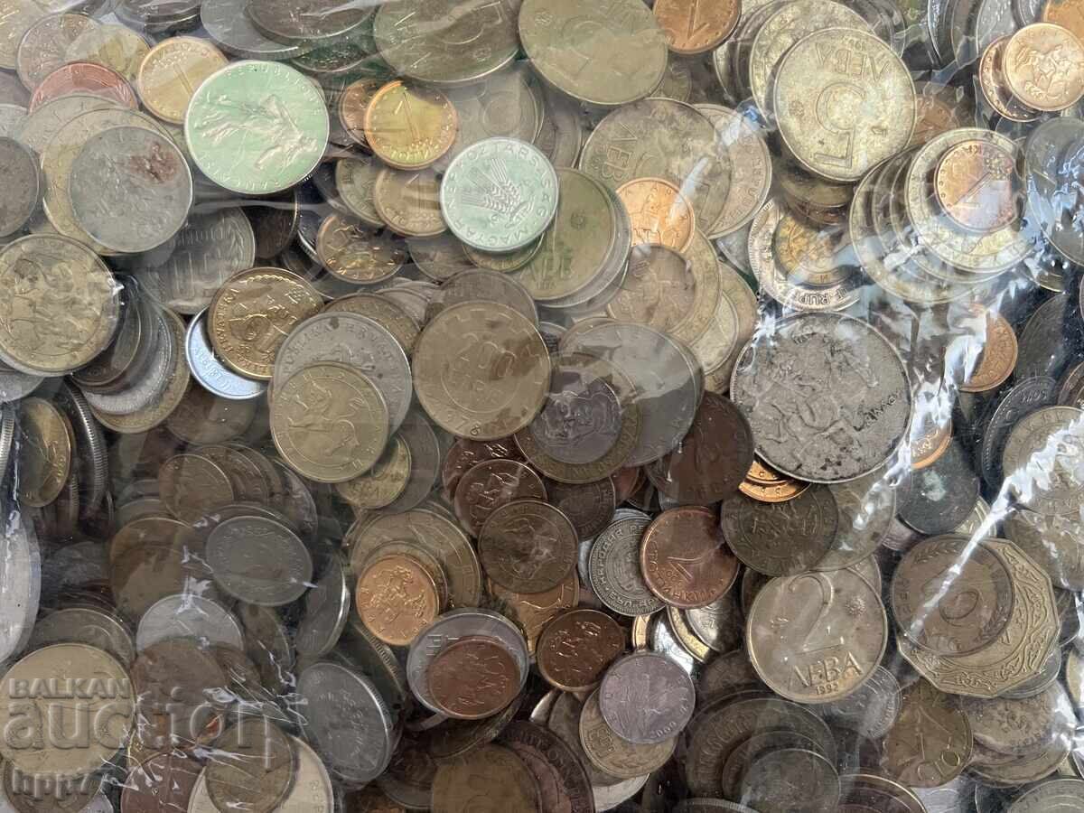 7,5 kilograme monede din toată lumea - 7