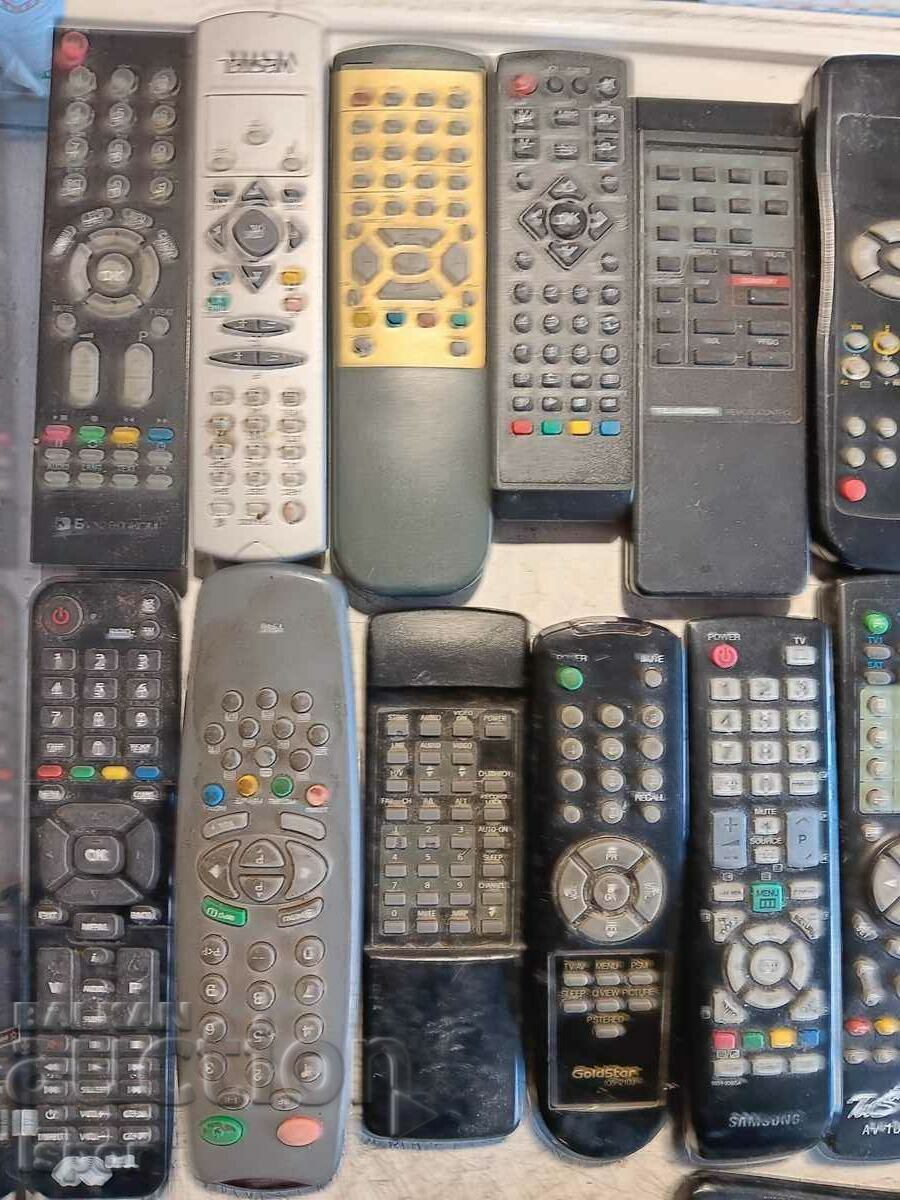 O mulțime mare de telecomenzi cu preț € 5.11 | 9.99 BGN