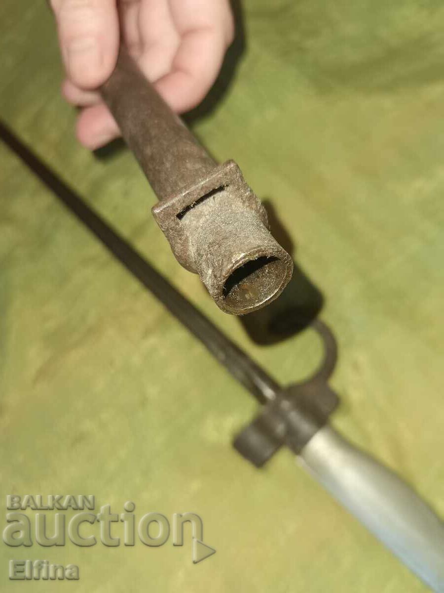 Baionetă veche „Gras” (Mle 1874) cu teacă – Pentru colecție cu preț € 200.00 | 391.17 BGN