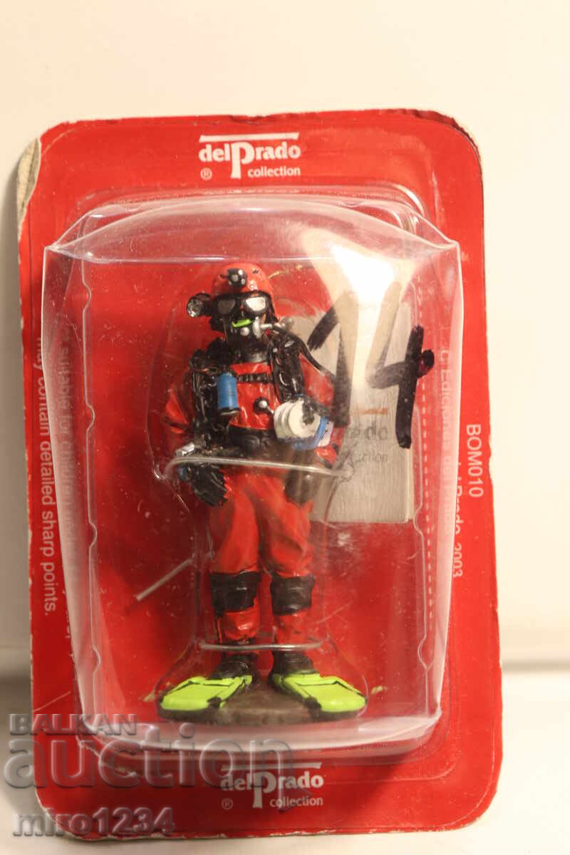 DEL PRADO POMPIER SCAFANDRU FIGURINĂ UNIFORMĂ DEL PRADO POMPIER SCAFANDRU FIGURINĂ UNIFORMĂ